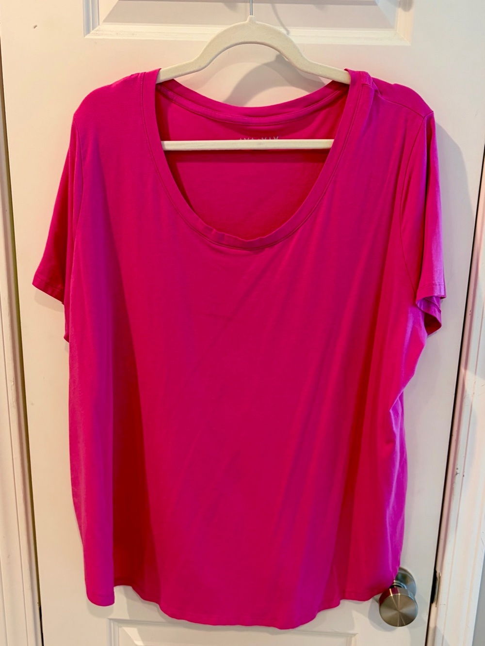 Ava & Viv Women’s Scoop Neck Tee